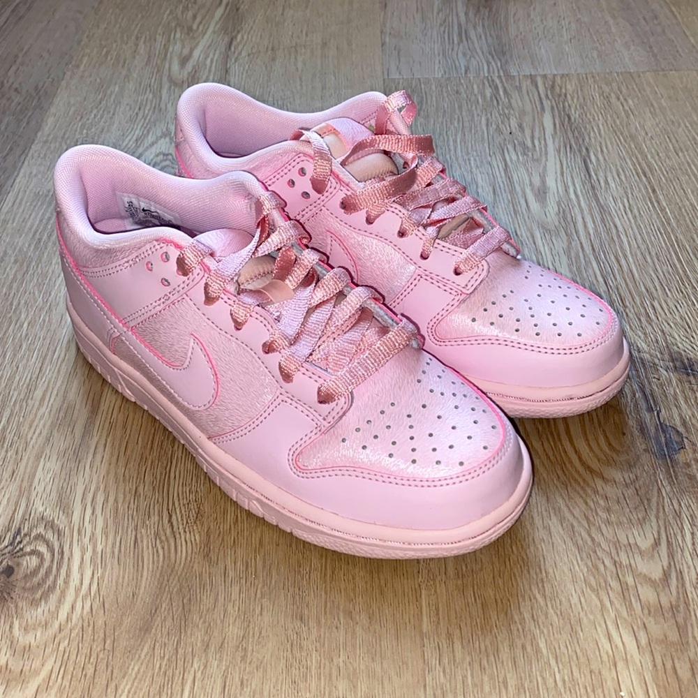 Nike Dunks in Pink